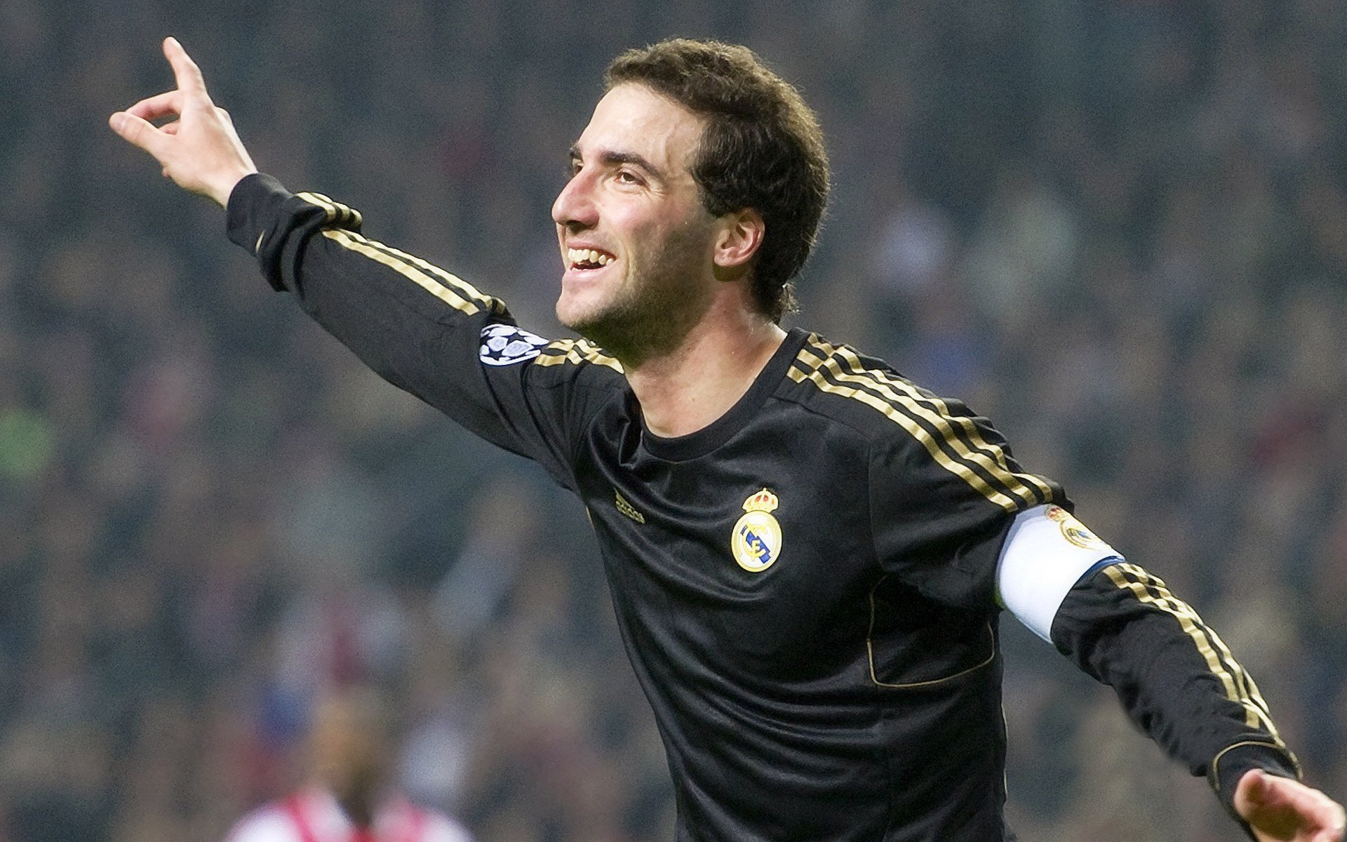 圣赫勒拿进行新一轮篮球青训培训，圣赫勒拿蠼螋